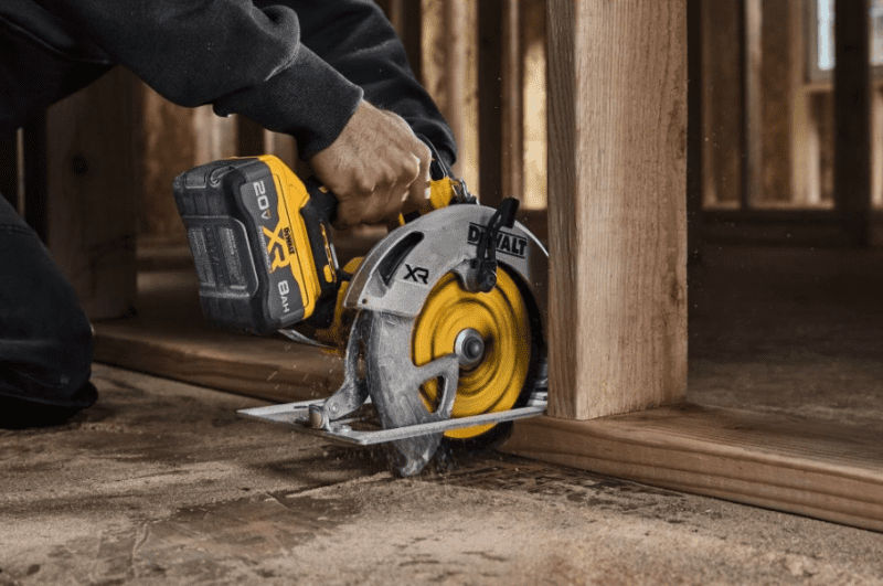 DeWalt DCS590 Circular Saw